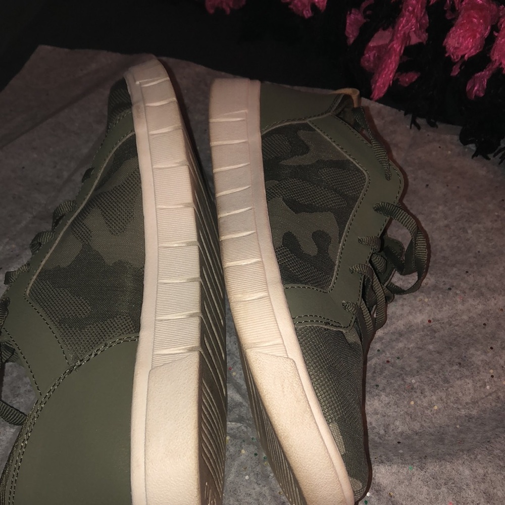 Preowned RYKA SURROUND FIT WOMEN GREEN CAMO PRINT SNEAKERS (7.5) - Picture 5 of 6